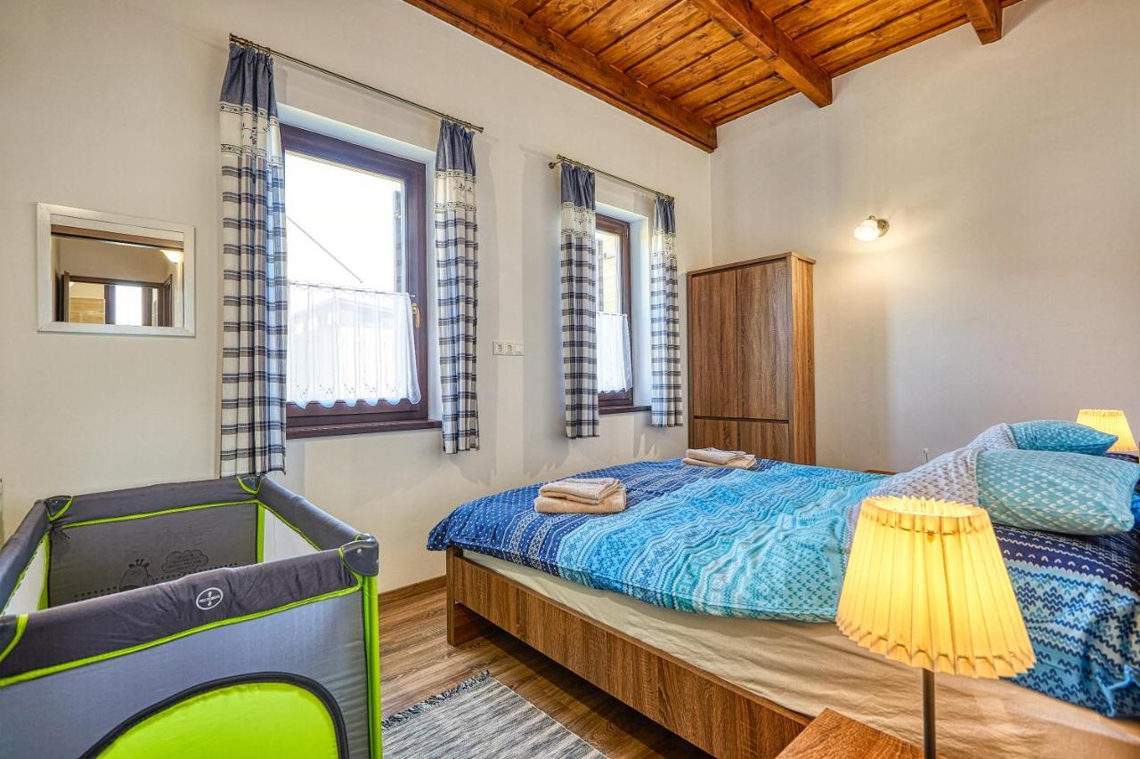 Rozsabarack Vendeghazak Apartment *