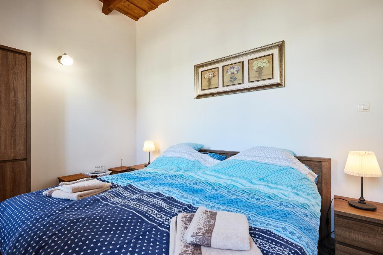 Rozsabarack Vendeghazak Apartment